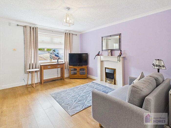 3 Bedroom Semi-Detached Villa For Sale In Breamish Place, Gardenhall, East Kilbride, G75