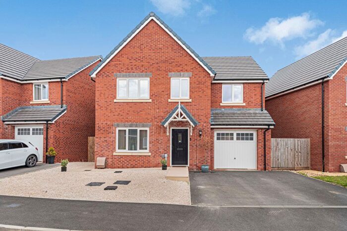 4 Bedroom Detached House For Sale In Barrow Vale, Kingsteignton, TQ12