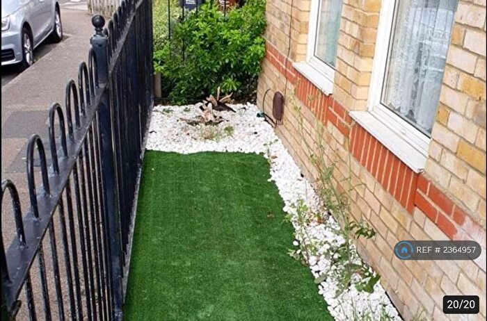 2 Bedroom End Of Terrace House To Rent In Foxglove Road, Romford, Rush Green, RM7