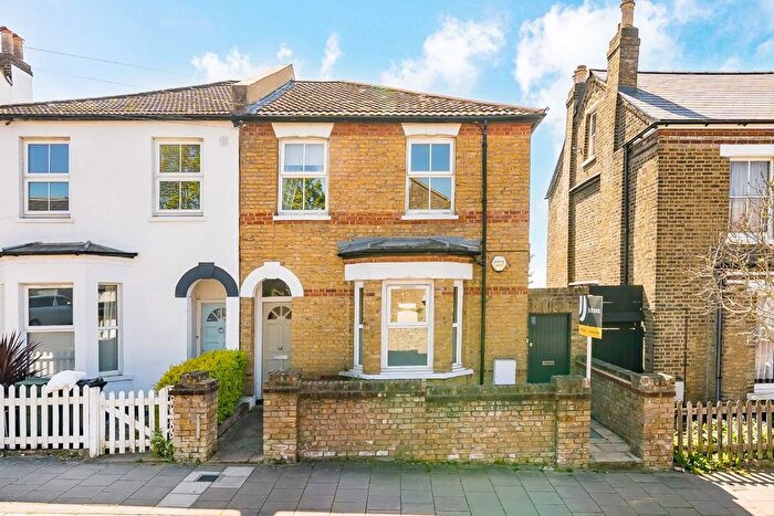 3 Bedroom Maisonette For Sale In Sunnyhill Road, Streatham, SW16