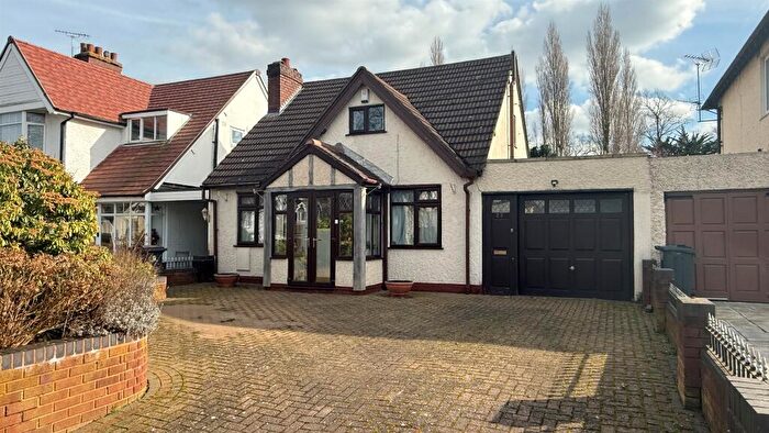 3 Bedroom Semi-Detached House For Sale In Rollason Road, Birmingham, B24