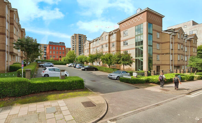 3 Bedroom Flat To Rent In Nightingale Court, Sheepcote Road, Harrow On The Hill, Harrow, HA1