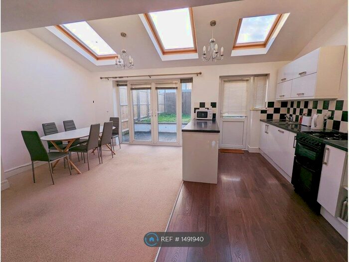 3 Bedroom Terraced House To Rent In Poplar Close, Cardiff, CF5