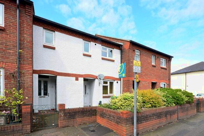 1 Bedroom Maisonette To Rent In Stoke Road, Guildford, GU1