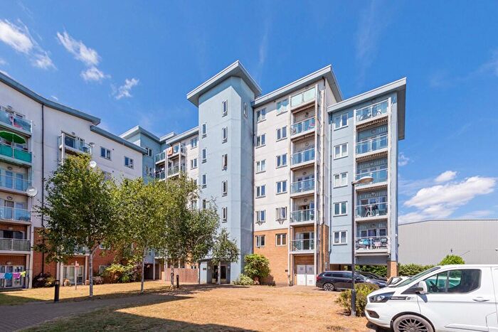 2 Bedroom Apartment For Sale In Mill Street, Slough, SL2