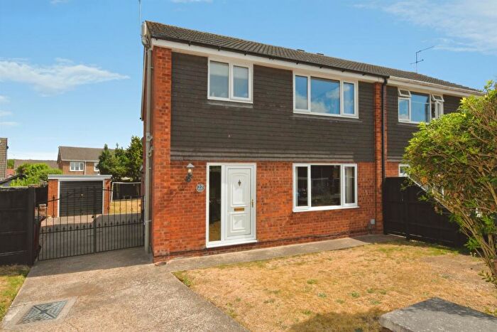 3 Bedroom Semi-Detached House For Sale In Weymouth Crescent, Scunthorpe, DN17