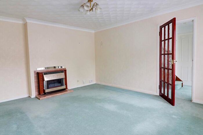 2 Bedroom Detached Bungalow For Sale In Rosemary Way, Waterlooville, PO8