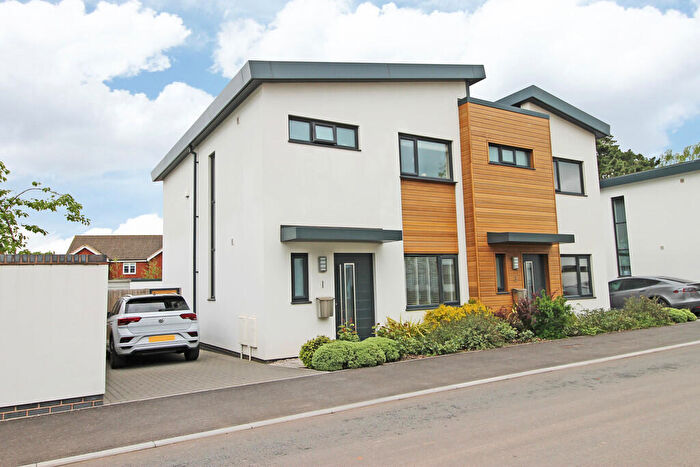 3 Bedroom Semi-Detached House To Rent In Newcourt Drive, Exeter, EX2