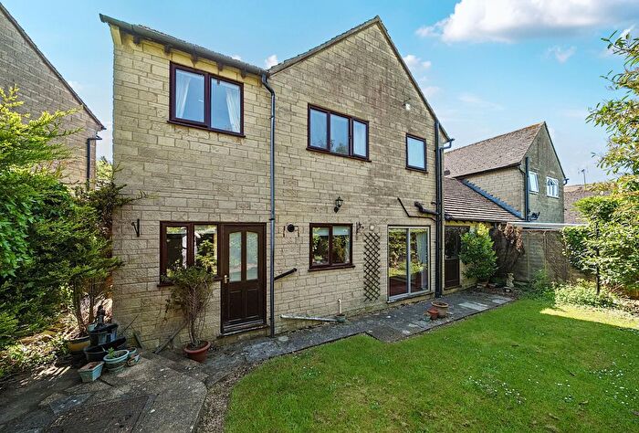 3 Bedroom Link Detached House For Sale In Munday Close, Bussage, Stroud, Gloucestershire, GL6