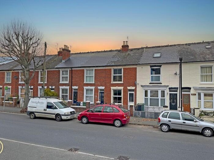 2 Bedroom Terraced House To Rent In Victoria Road, Cowes, PO31