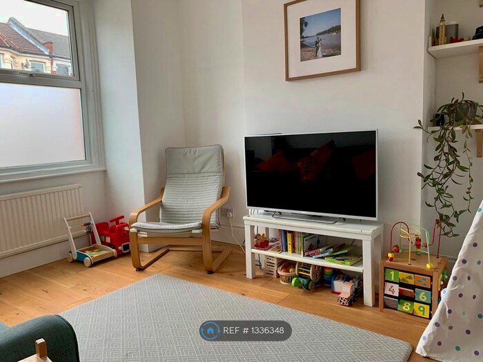 2 Bedroom Flat To Rent In Fernthorpe Road, London, SW16