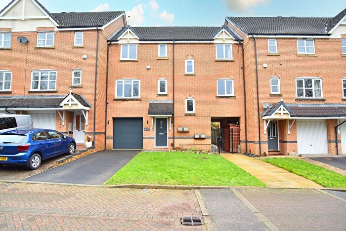 6 Bedroom Town House For Sale In Nightingale Drive, Harrogate, HG1