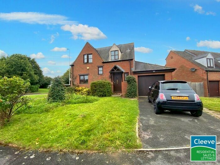 4 Bedroom Detached House To Rent In Sweetbriar Close, Bishops Cleeve, GL52