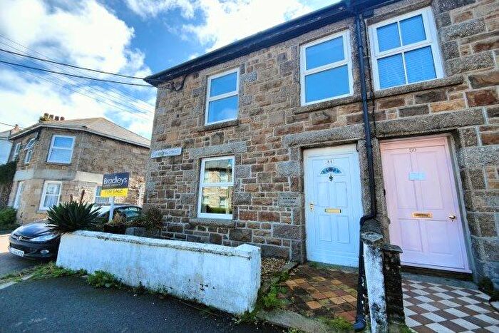 3 Bedroom Property To Rent In Richmond Street, Penzance, TR18