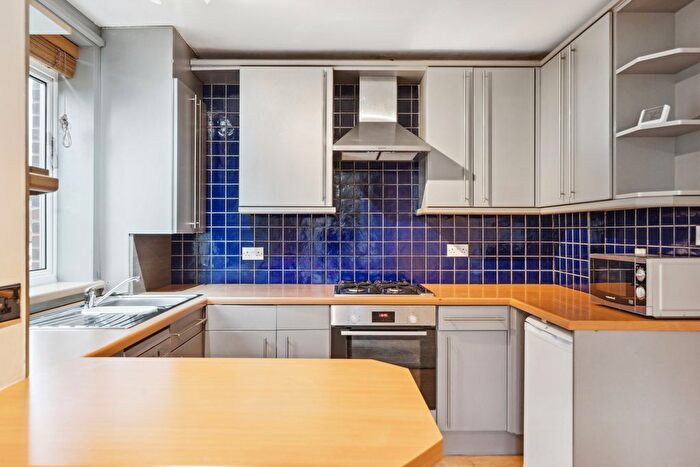 2 Bedroom Flat To Rent In Bolton Lodge, Bolton Road, W4