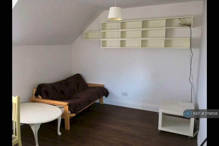 1 Bedroom Maisonette To Rent In Knights Manor Way, Dartford, DA1