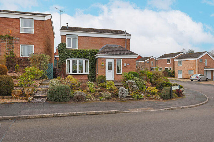 3 Bedroom Detached House For Sale In Lake View Avenue, Walton, Chesterfield, S40