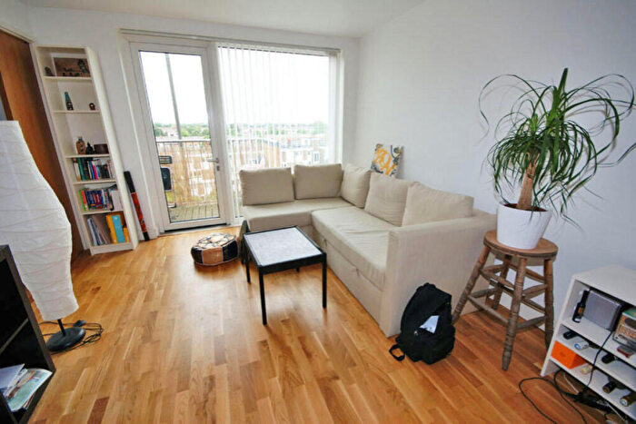 1 Bedroom Flat To Rent In Queensbridge Road, London, E2