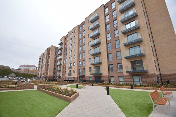 2 Bedroom Flat To Rent In Ellesmere Court, Stirling Drive, Luton, Bedfordshire, LU2