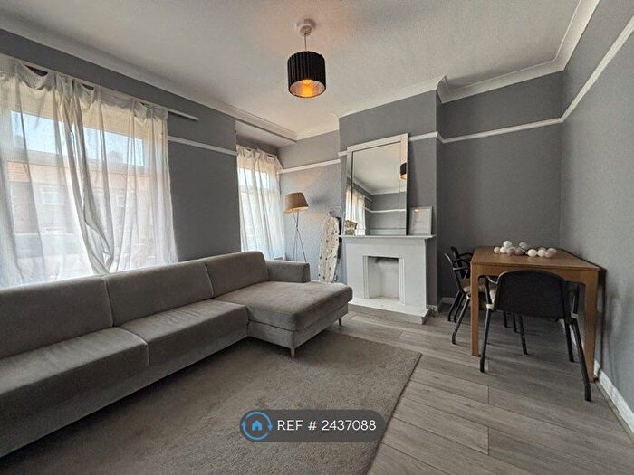 4 Bedroom Semi-Detached House To Rent In Braid Avenue, London, W3