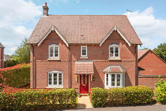 4 Bedroom Detached House For Sale In Clock Meadow, Byfield, Northamptonshire, NN11