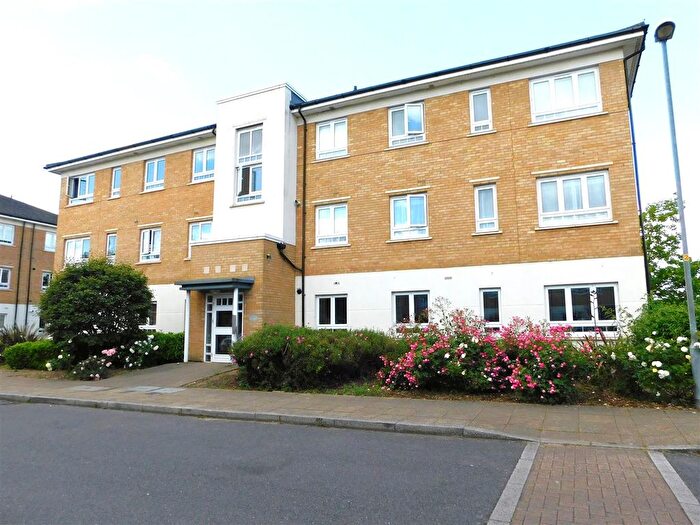 2 Bedroom Flat To Rent In Elvedon Road, Feltham, TW13