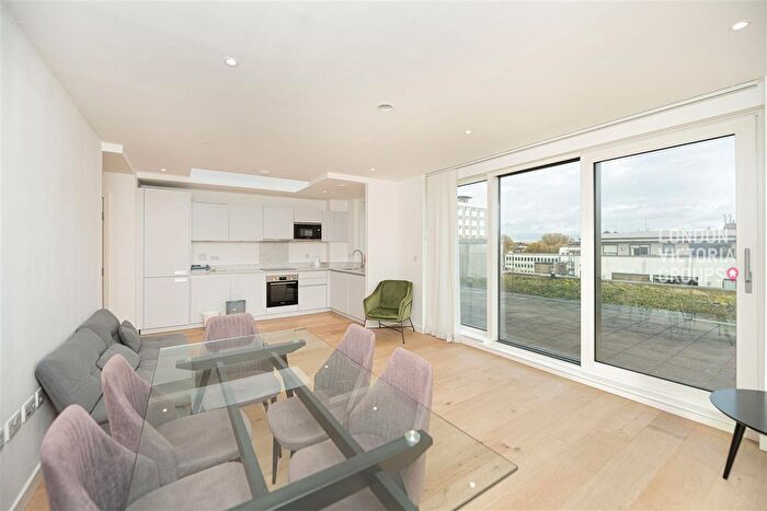 2 Bedroom Flat To Rent In Eyre Court, Pentonville Road, London, N1