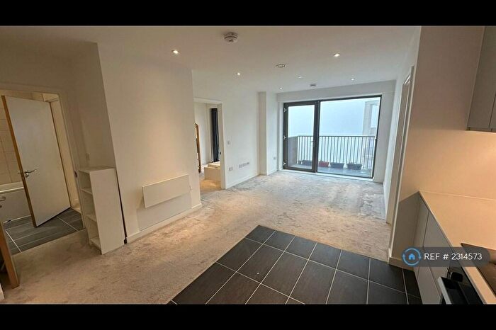 2 Bedroom Flat To Rent In Block B, Salford, M5
