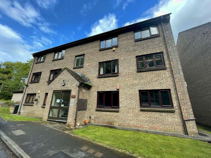 2 Bedroom Property To Rent In Baildon, Shipley, West Yorkshire, BD17