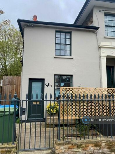 1 Bedroom Flat To Rent In Blenheim Grove, London, SE15
