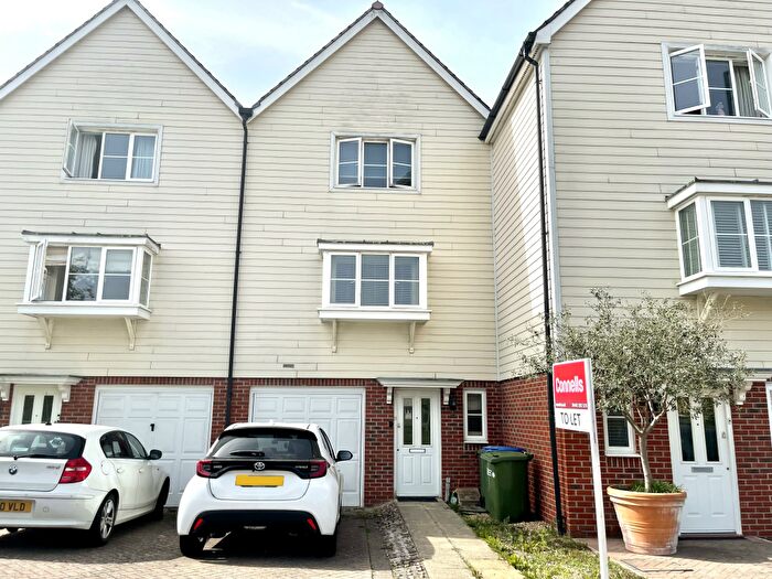 3 Bedroom House To Rent In Deer Way, Horsham, RH12
