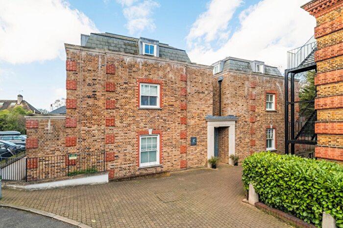 2 Bedroom Flat For Sale In Mycenae Road, London, SE3