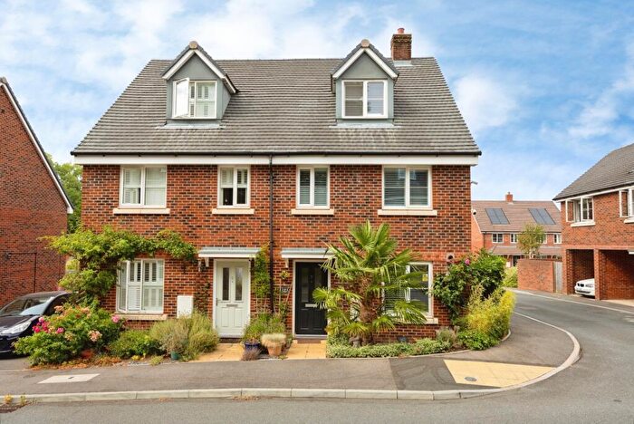 3 Bedroom Semi-Detached House For Sale In Brickwork Avenue, Liphook, Hampshire, GU30