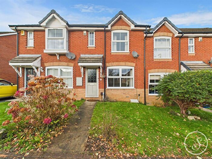 2 Bedroom Terraced House For Sale In Temple Row Close, Leeds, LS15