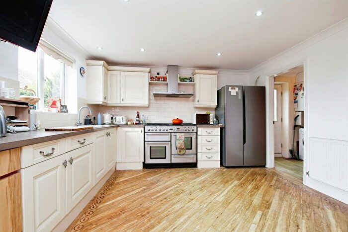 5 Bedroom Detached House For Sale In Kingfisher Close, Hartlepool, TS26