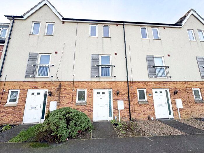 3 Bedroom Terraced House For Sale In Sorrell Road, Grimbsy, DN34