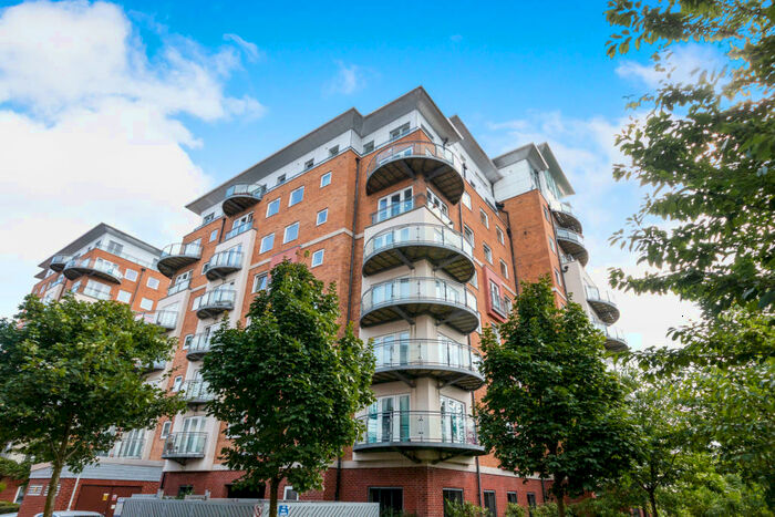 2 Bedroom Apartment To Rent In Winterthur Way, RG21