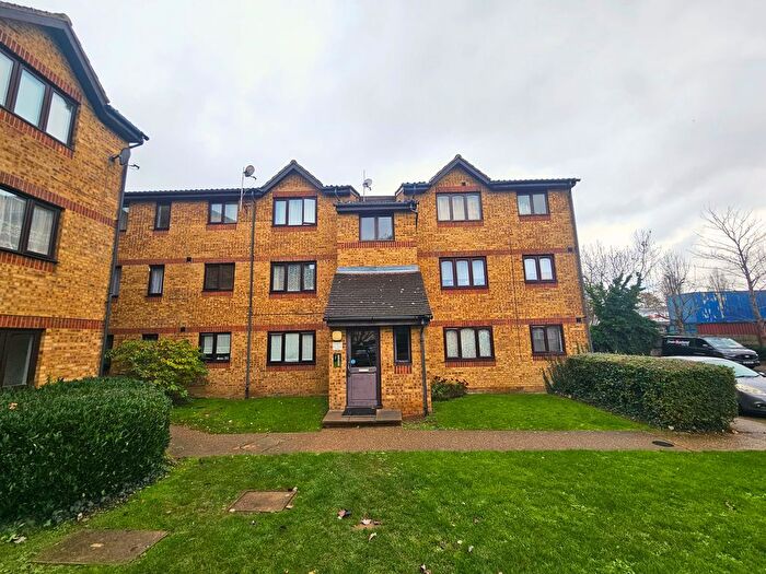 1 Bedroom Flat To Rent In Southwold Road, Watford, WD24