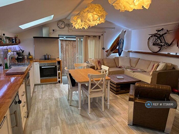 1 Bedroom Flat To Rent In Battersea Park Road, London, SW11