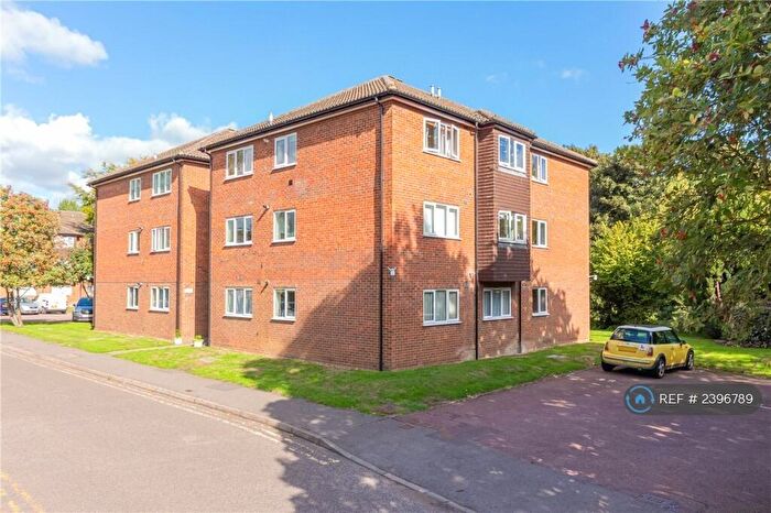 2 Bedroom Flat To Rent In St. Johns Well Lane, Berkhamsted, HP4