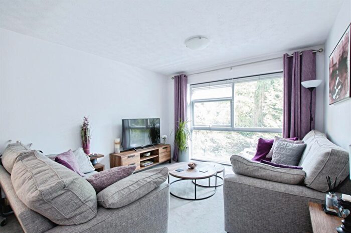 1 Bedroom Flat For Sale In St. Winifreds Road, Bournemouth, BH2