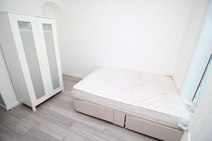 3 Bedroom Terraced House To Rent In Collingwood Road, Southsea, Hampshire, PO5