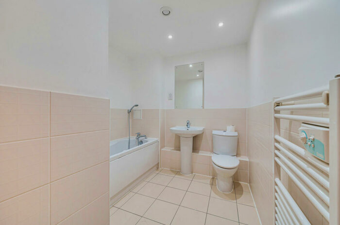 2 Bedroom Apartment To Rent In Sherman Road, Bromley, BR1