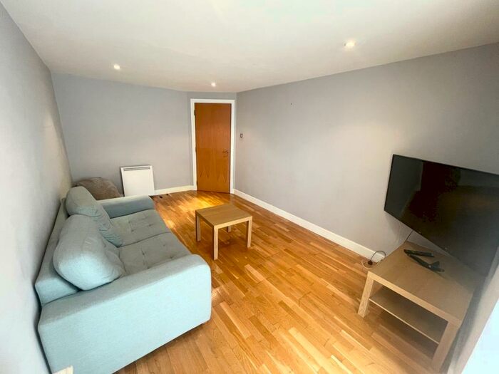 2 Bedroom House To Rent In Ropewalk Court, Nottingham, NG1