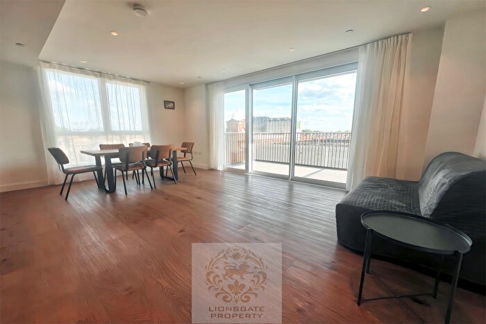 2 Bedroom Apartment To Rent In Gasholder Place, Kennington Lane, London, SE11