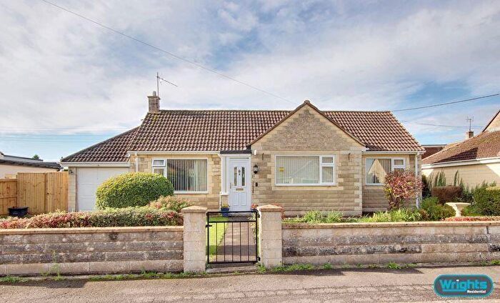 3 Bedroom Detached Bungalow For Sale In Orchard Drive, Southwick, BA14