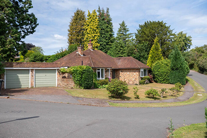 3 Bedroom Detached Bungalow For Sale In Broomfield Park, Westcott, RH4