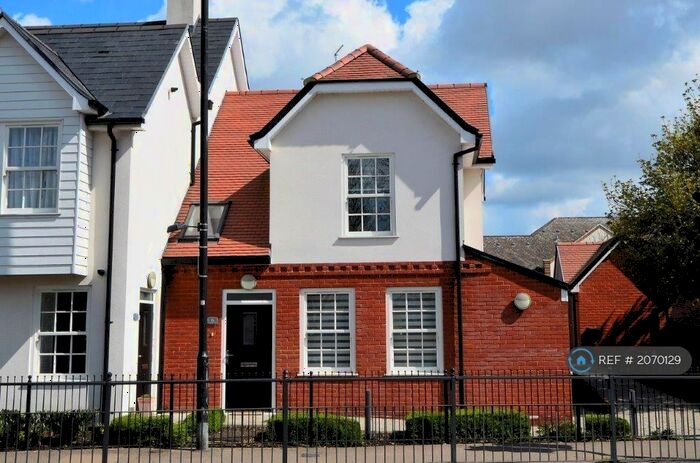 1 Bedroom Maisonette To Rent In Garland Court, Billericay, CM12