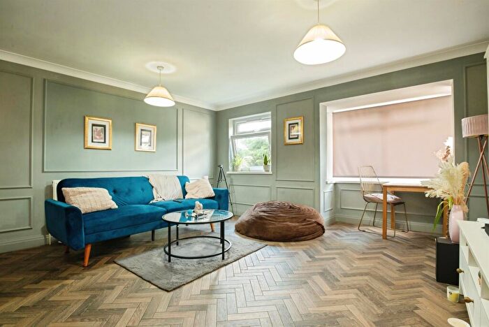 2 Bedroom Flat For Sale In Daviot Street, Cardiff, CF24