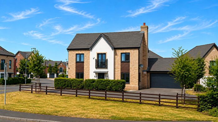 4 Bedroom Detached House For Sale In Dartmouth Drive, Broughton, Milton Keynes, MK10